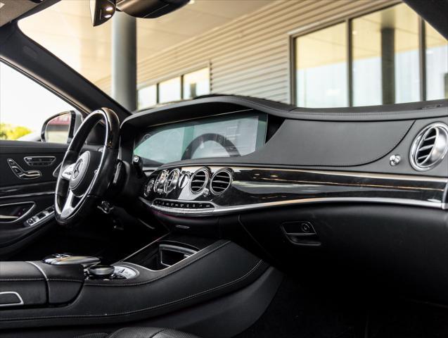 Photo of 2018 Silver Mercedes-Benz S-Class