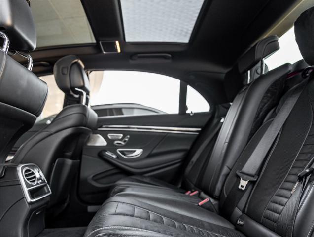 Photo of 2018 Silver Mercedes-Benz S-Class