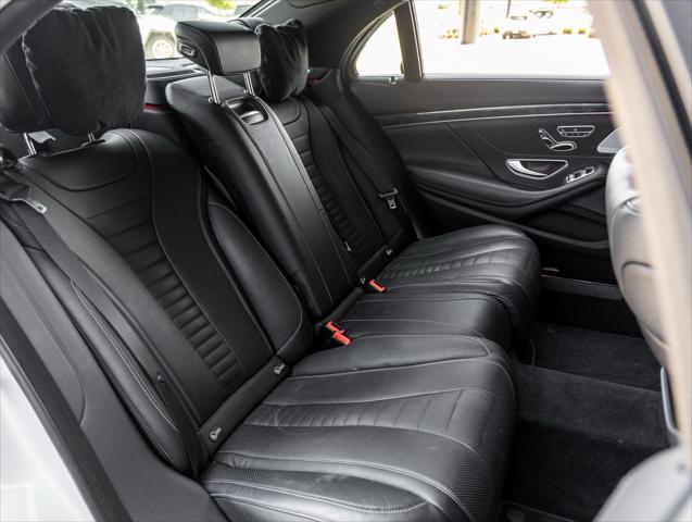 Photo of 2018 Silver Mercedes-Benz S-Class