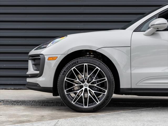 Photo of 2025 Gray Porsche Macan