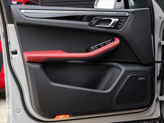 Photo of 2025 Gray Porsche Macan