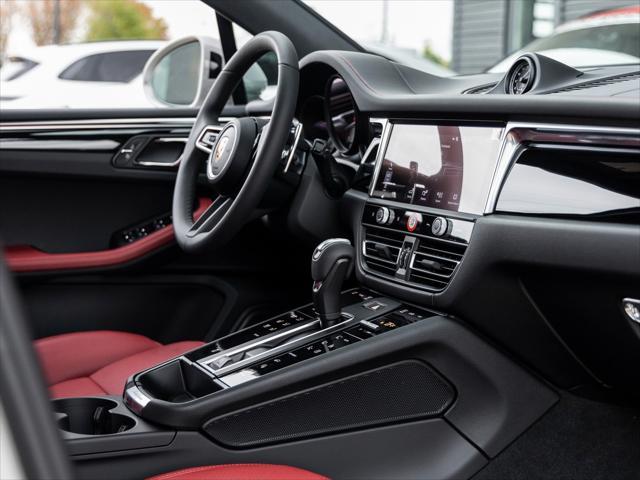 Photo of 2025 Gray Porsche Macan