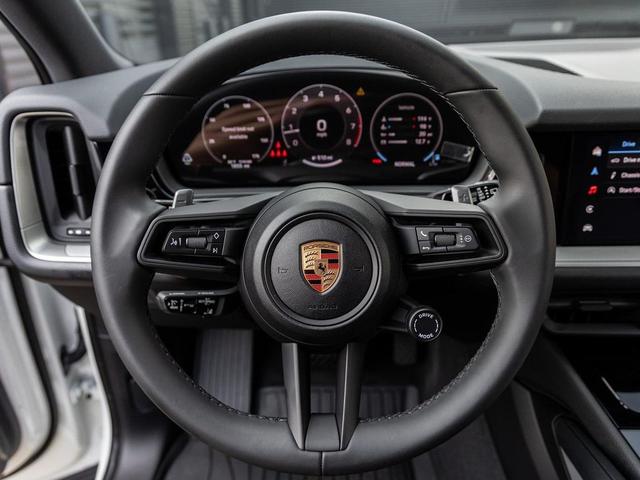 Photo of 2025 White Porsche Cayenne