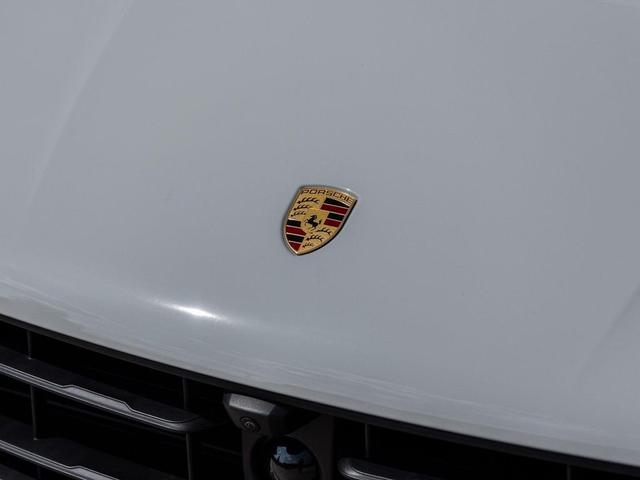 Photo of 2025 Chalk Porsche Macan