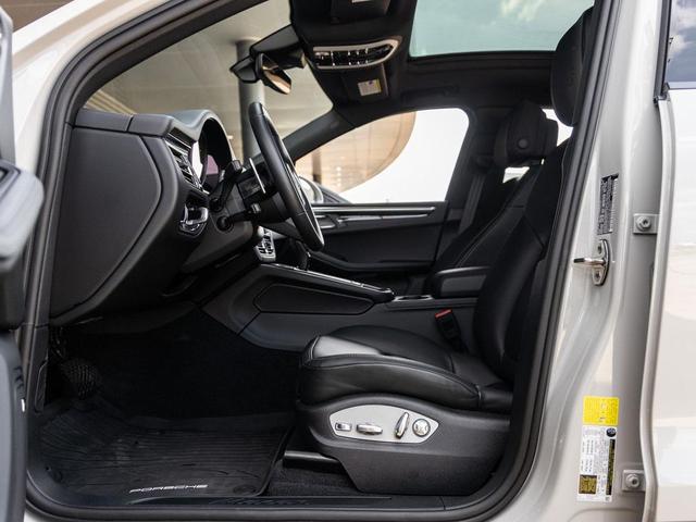 Photo of 2025 Chalk Porsche Macan