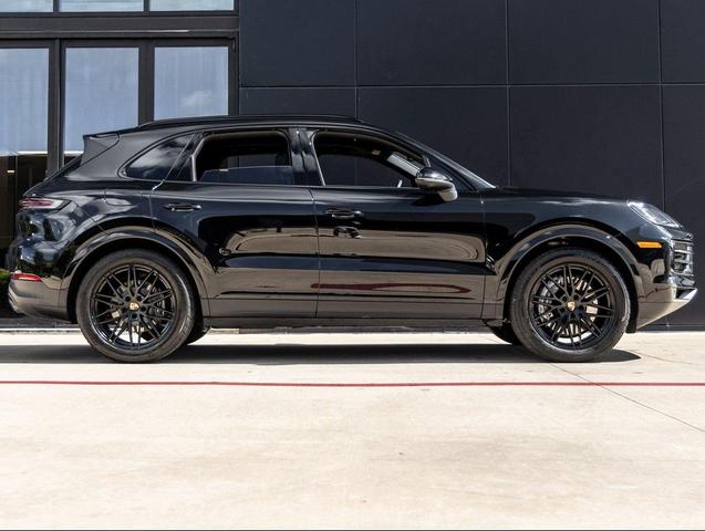 Photo of 2025 Chromite Black Metallic Porsche Cayenne