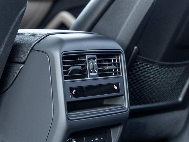 Photo of 2024 Montego Blue Metallic Porsche Cayenne