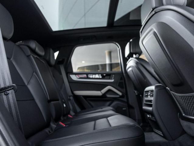 Photo of 2024 Montego Blue Metallic Porsche Cayenne