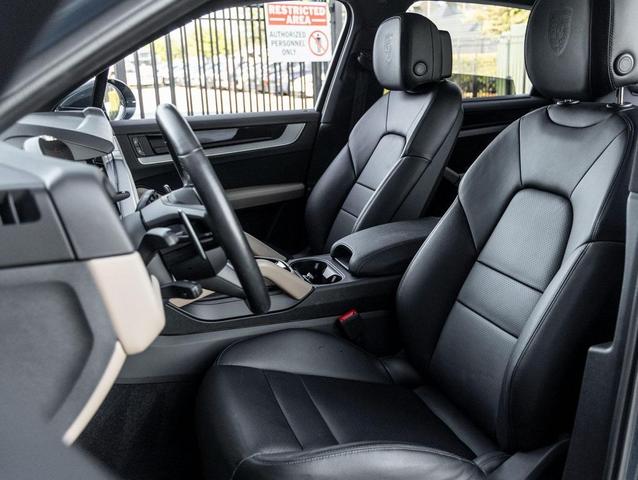 Photo of 2024 Montego Blue Metallic Porsche Cayenne