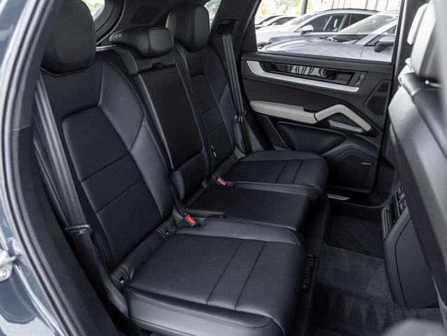 Photo of 2024 Montego Blue Metallic Porsche Cayenne