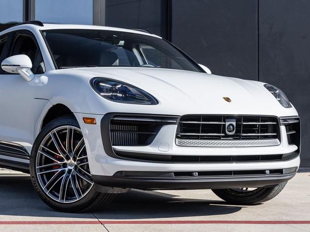 Photo of 2026 Carrara White Metallic Porsche Macan
