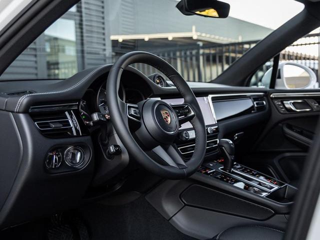 Photo of 2026 Carrara White Metallic Porsche Macan