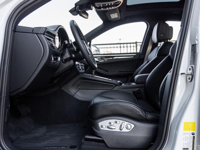 Photo of 2026 Carrara White Metallic Porsche Macan