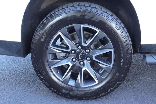 Photo of 2022 Summit White Chevrolet Suburban