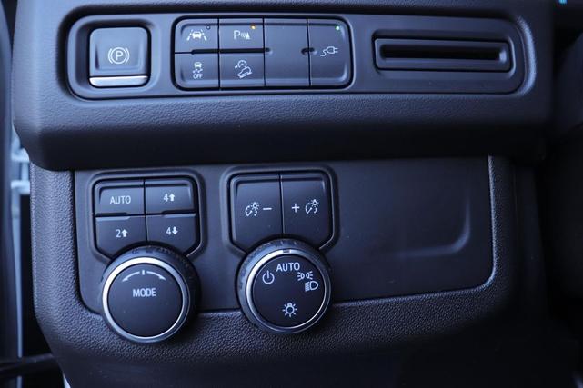 Photo of 2022 Summit White Chevrolet Suburban