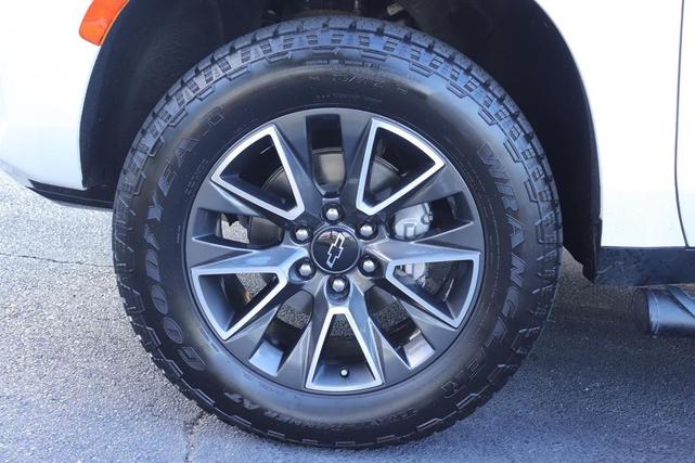 Photo of 2022 Summit White Chevrolet Suburban