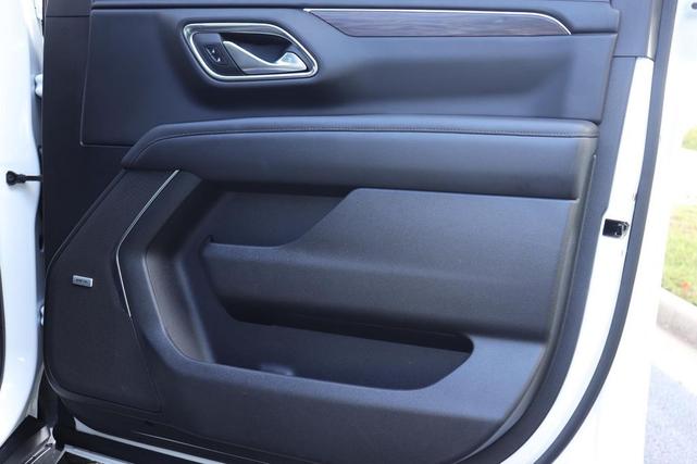 Photo of 2022 Summit White Chevrolet Suburban