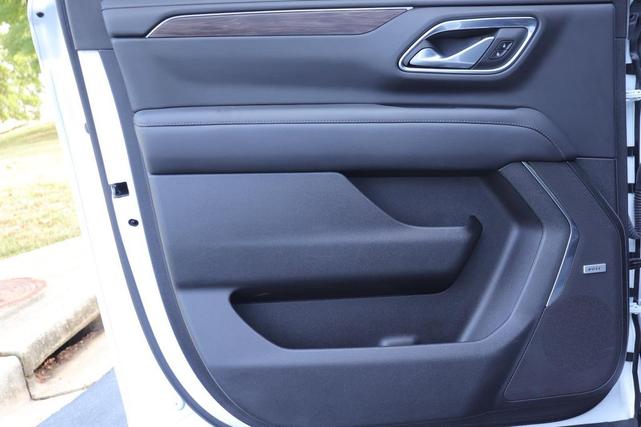 Photo of 2022 Summit White Chevrolet Suburban