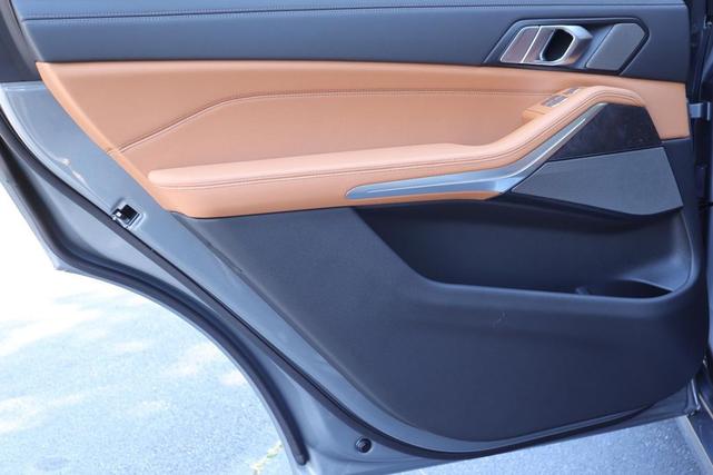 Photo of 2026 Skyscraper Grey Metallic BMW X7