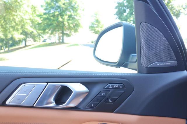 Photo of 2026 Skyscraper Grey Metallic BMW X7