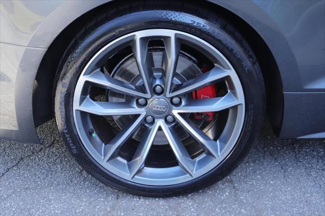 Photo of 2018 Daytona Gray Pearl Effect Audi S5