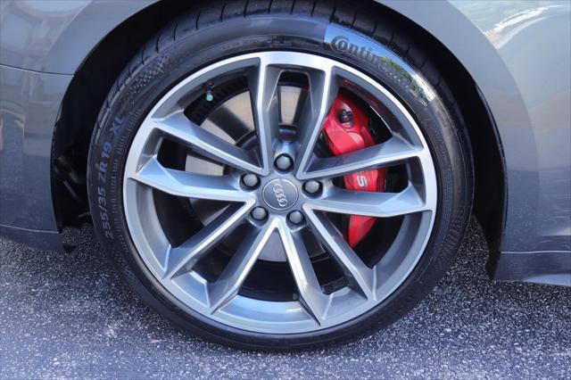 Photo of 2018 Daytona Gray Pearl Effect Audi S5