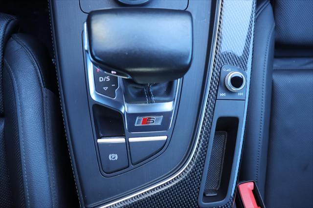 Photo of 2018 Daytona Gray Pearl Effect Audi S5