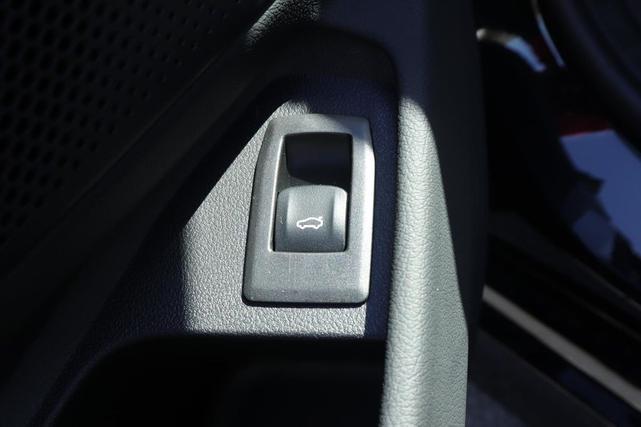 Photo of 2025 Black Sapphire Metallic BMW 330