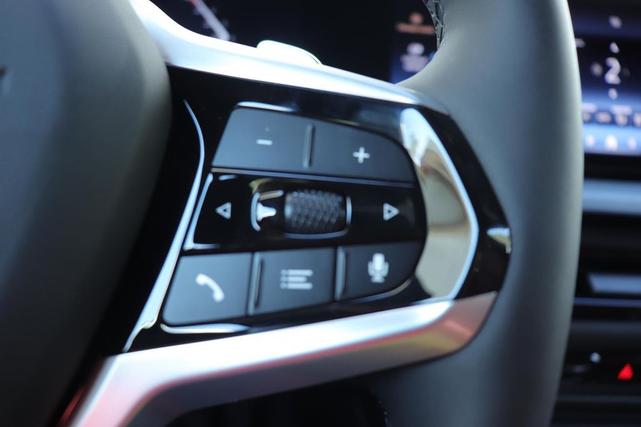 Photo of 2025 Black Sapphire Metallic BMW 330