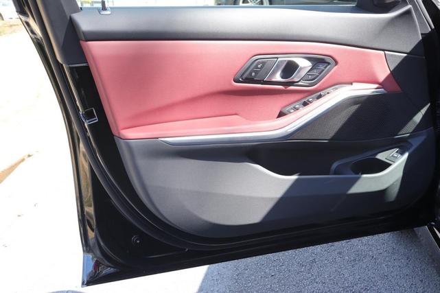 Photo of 2025 Black Sapphire Metallic BMW 330