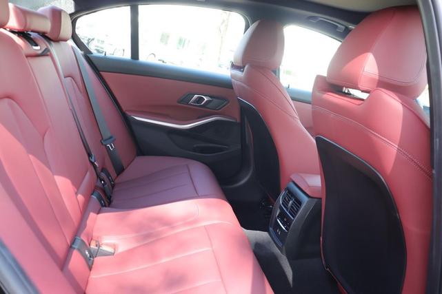 Photo of 2025 Black Sapphire Metallic BMW 330