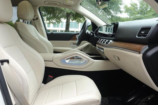 Photo of 2022 MANUFAKTUR Diamond White Bright Mercedes-Benz GLE 350