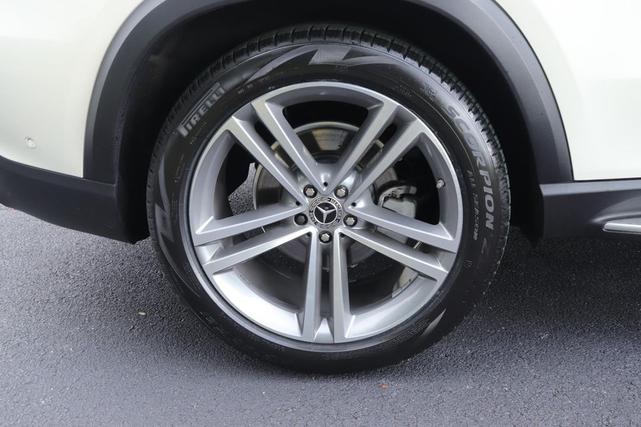 Photo of 2022 MANUFAKTUR Diamond White Bright Mercedes-Benz GLE 350