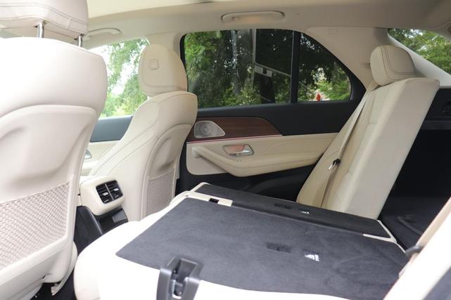 Photo of 2022 MANUFAKTUR Diamond White Bright Mercedes-Benz GLE 350