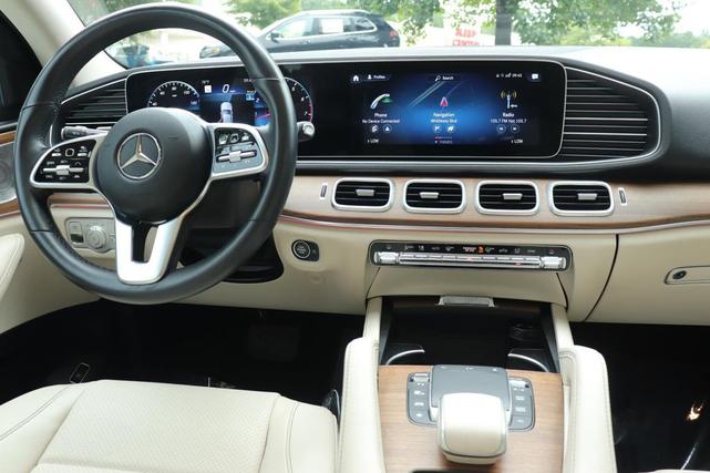 Photo of 2022 MANUFAKTUR Diamond White Bright Mercedes-Benz GLE 350