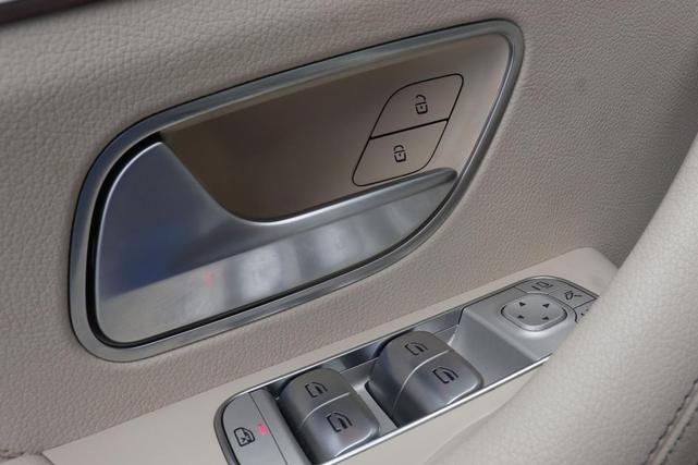 Photo of 2022 MANUFAKTUR Diamond White Bright Mercedes-Benz GLE 350