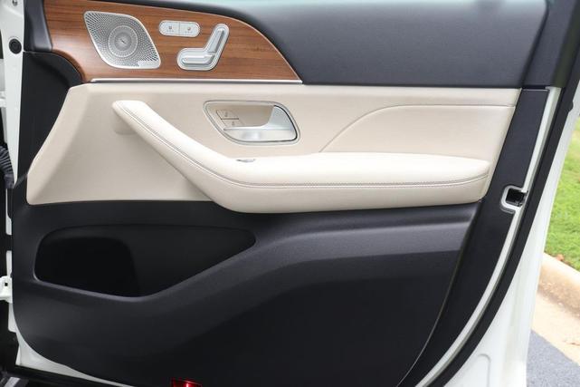 Photo of 2022 MANUFAKTUR Diamond White Bright Mercedes-Benz GLE 350