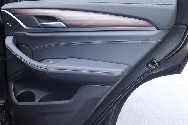 Photo of 2021 Carbon Black Metallic BMW X4