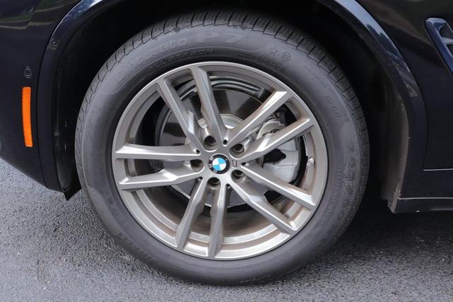 Photo of 2021 Carbon Black Metallic BMW X4