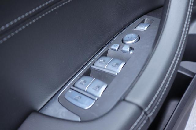 Photo of 2021 Carbon Black Metallic BMW X4