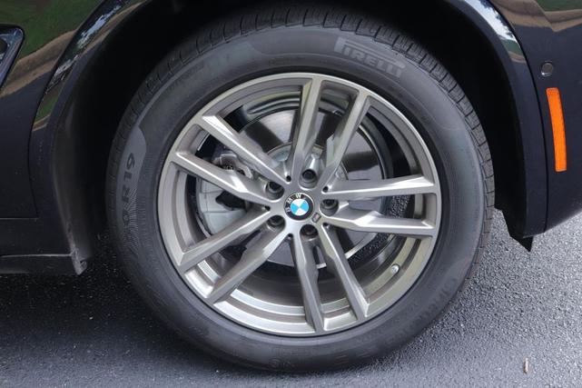 Photo of 2021 Carbon Black Metallic BMW X4