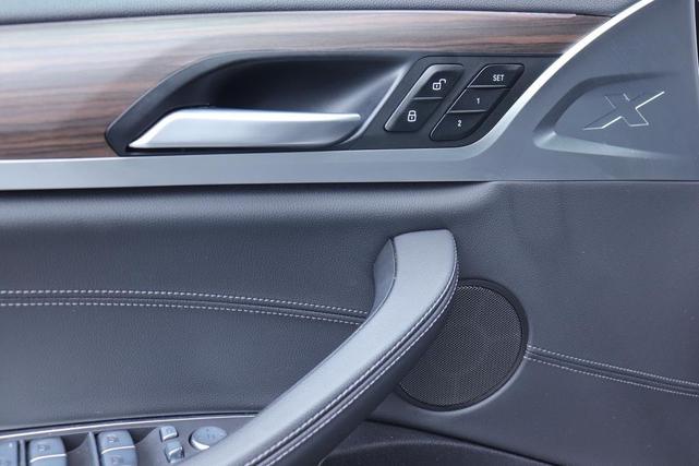 Photo of 2021 Carbon Black Metallic BMW X4