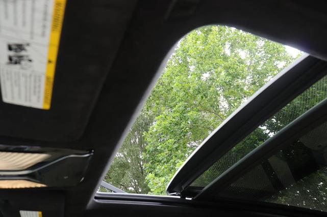 Photo of 2021 Mineral White Metallic BMW X7