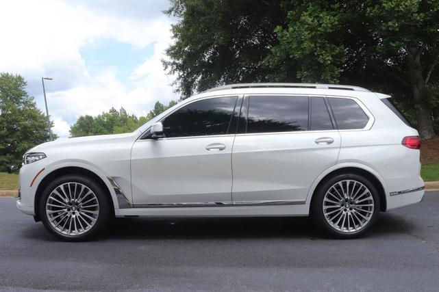 Photo of 2021 Mineral White Metallic BMW X7