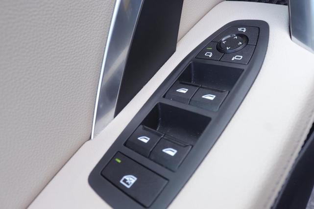 Photo of 2023 Phytonic Blue Metallic BMW X1