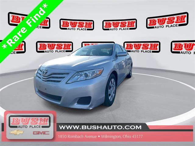 Photo of 2011 Classic Silver Metallic Toyota Camry