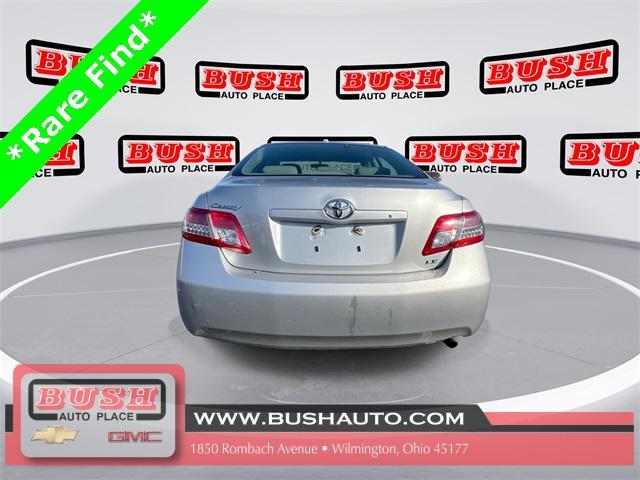Photo of 2011 Classic Silver Metallic Toyota Camry