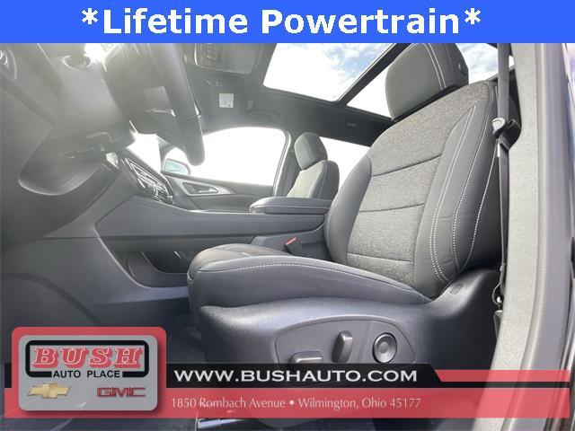 Photo of 2026 Mosaic Black Metallic Chevrolet Traverse