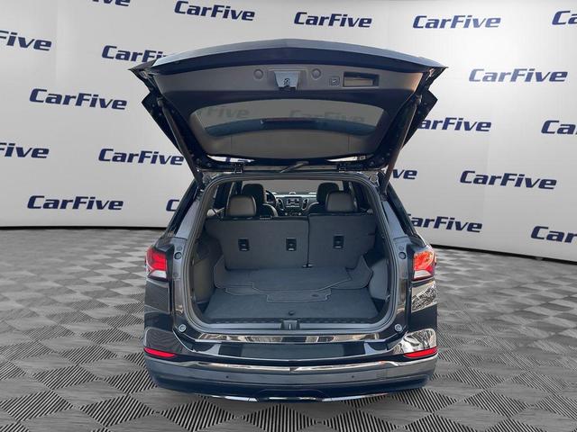Photo of 2022 Mosaic Black Metallic Chevrolet Equinox