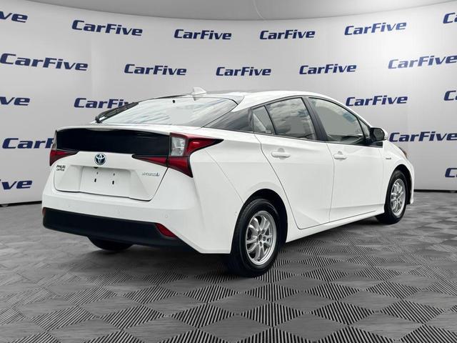 Photo of 2022 White Toyota Prius